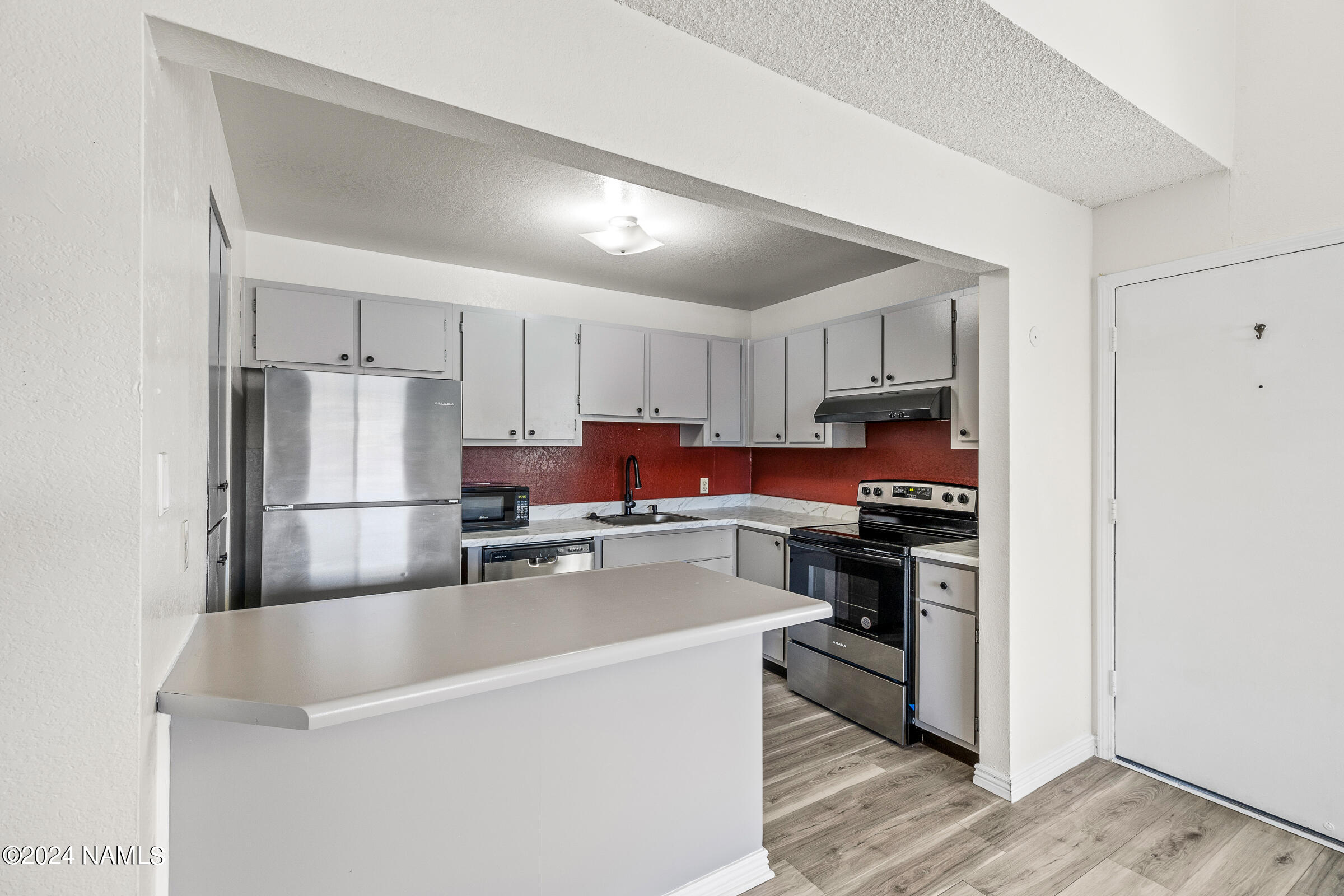 1200 South Riordan Ranch Street, Unit 2 Flagstaff, AZ 86001 - Photo 6 of 20 Kitchen