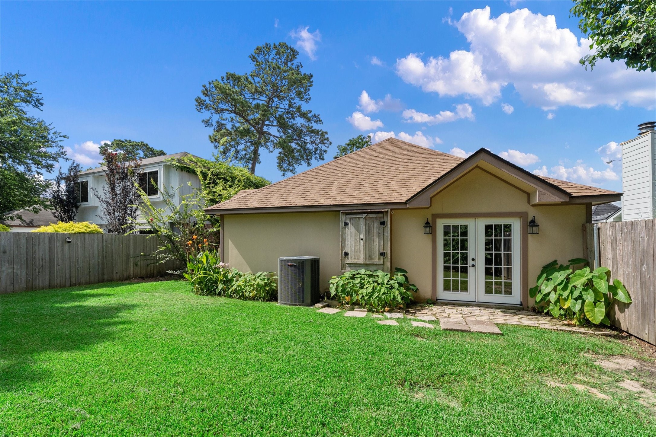 5010 Deer Point Drive Spring, TX 77389 - Photo 5 of 32 large back and side yards
