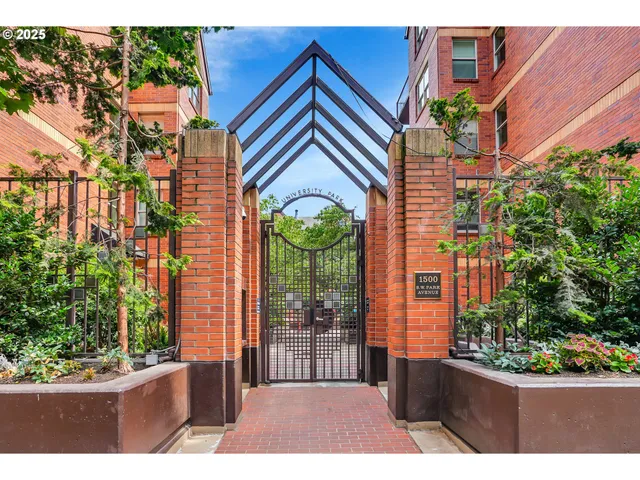 $279,900 | 1500 Southwest Park Avenue, Unit 531, Portland, OR 97201