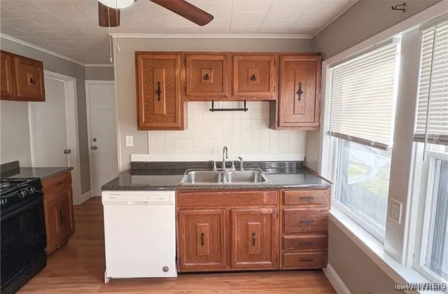 $1,700 | 8 Melrose Road, Amherst, NY 14221