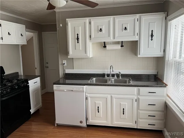 $1,700 | 8 Melrose Road, Amherst, NY 14221