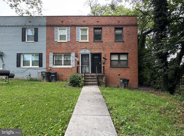 $2,500 | 4986 Just Street Northeast, Washington, DC 20019