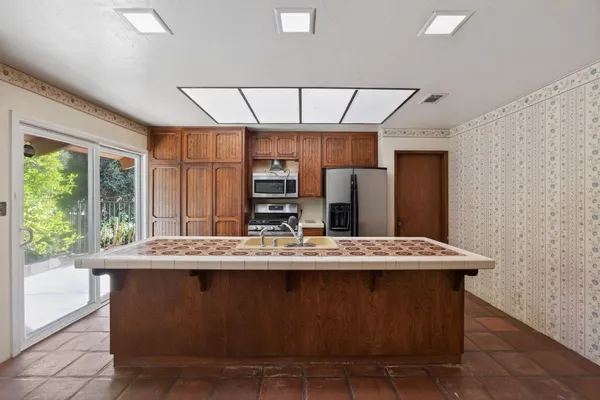 $1,599,000 | 2170 Ladera Road, Ojai, CA 93023