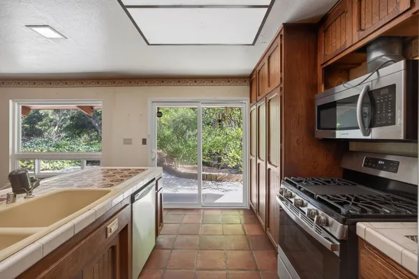 $1,599,000 | 2170 Ladera Road, Ojai, CA 93023