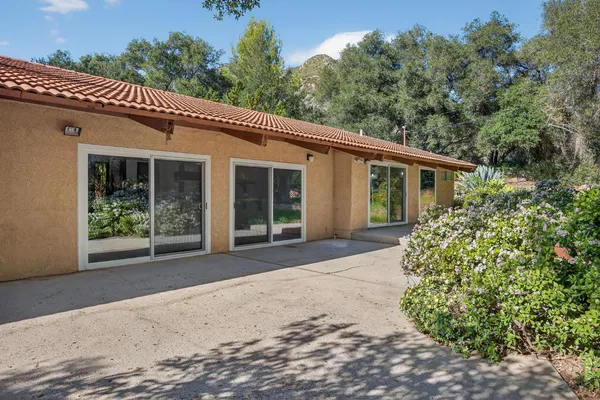$1,599,000 | 2170 Ladera Road, Ojai, CA 93023
