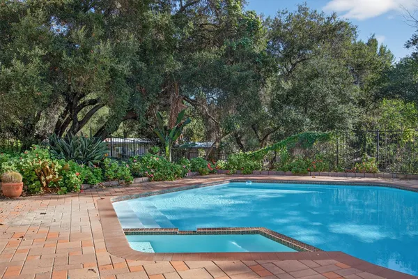 $1,599,000 | 2170 Ladera Road, Ojai, CA 93023