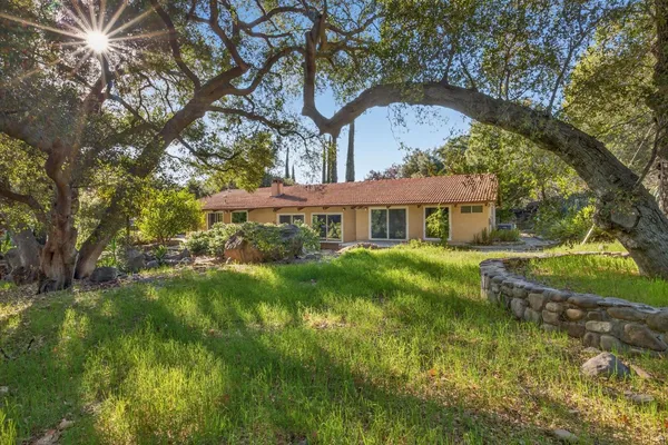 $1,599,000 | 2170 Ladera Road, Ojai, CA 93023