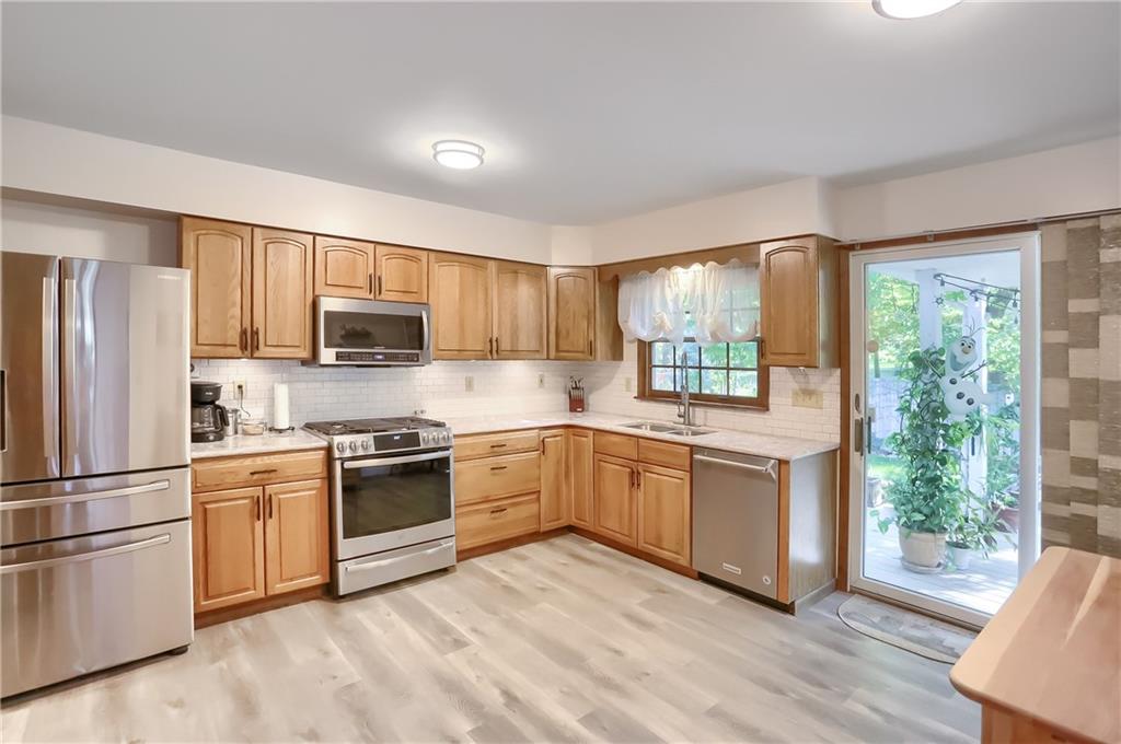 2250 West Hardies Road Gibsonia, PA 15044 - Photo 9 of 25 Gallery Image 9