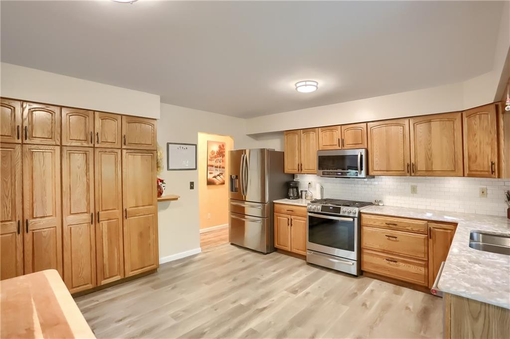 2250 West Hardies Road Gibsonia, PA 15044 - Photo 10 of 25 Gallery Image 10
