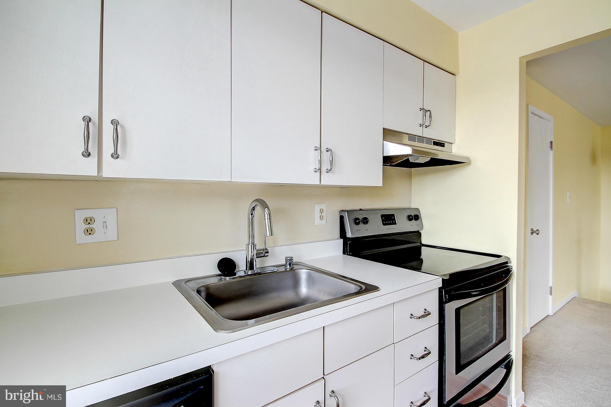 654 Charles Street, Unit R15 Baltimore, MD 21230 - Photo 11 of 25 Kitchen