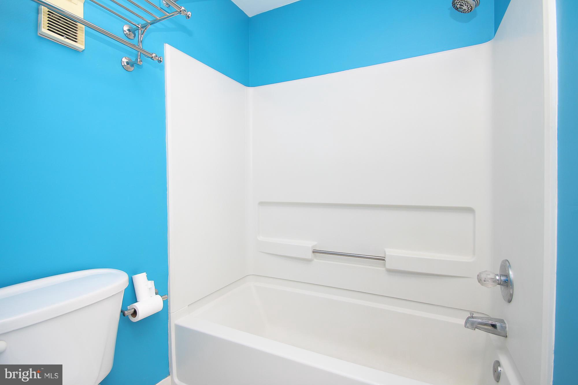 654 Charles Street, Unit R15 Baltimore, MD 21230 - Photo 21 of 25 Bath (Master)