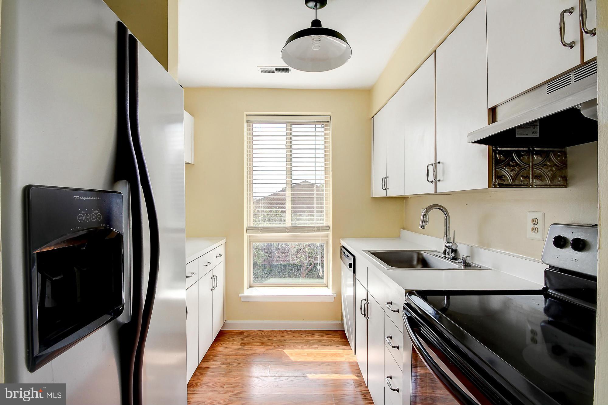 654 Charles Street, Unit R15 Baltimore, MD 21230 - Photo 7 of 25 Kitchen