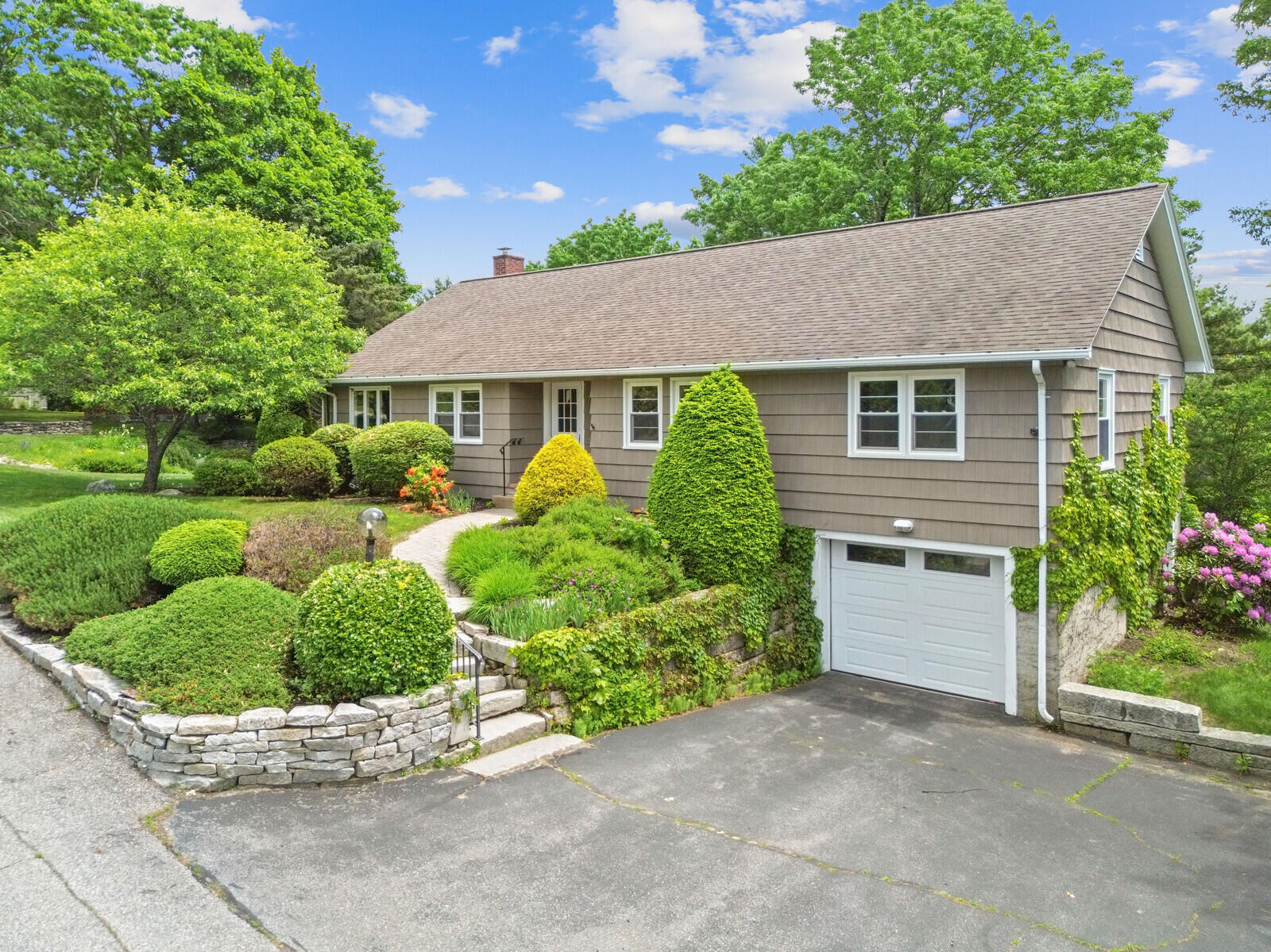 24 High Street Hallowell, ME 04347 - Photo 6 of 52 24 High Street