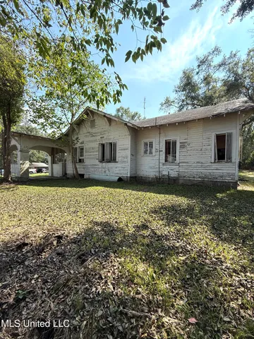 $50,000 | 104 1st Street North, Osyka, MS 39657