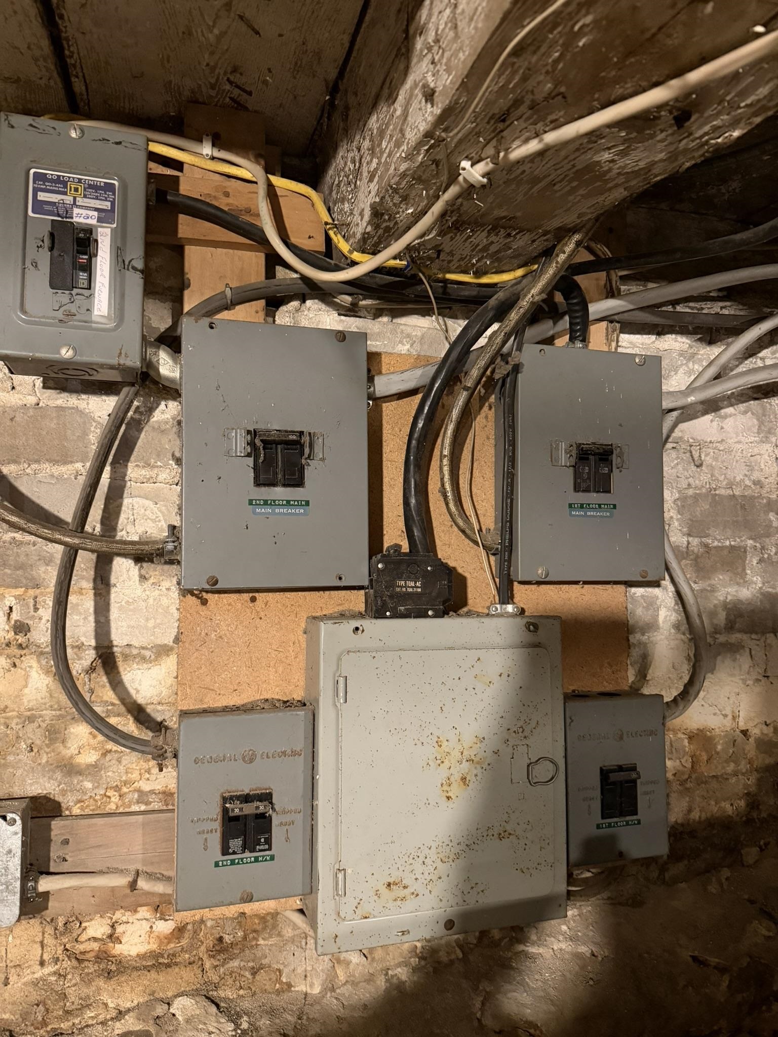 18-20 Elm Street Derry, NH 03038 - Photo 28 of 41