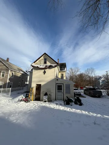 $379,000 | 18-20 Elm Street, Derry, NH 03038