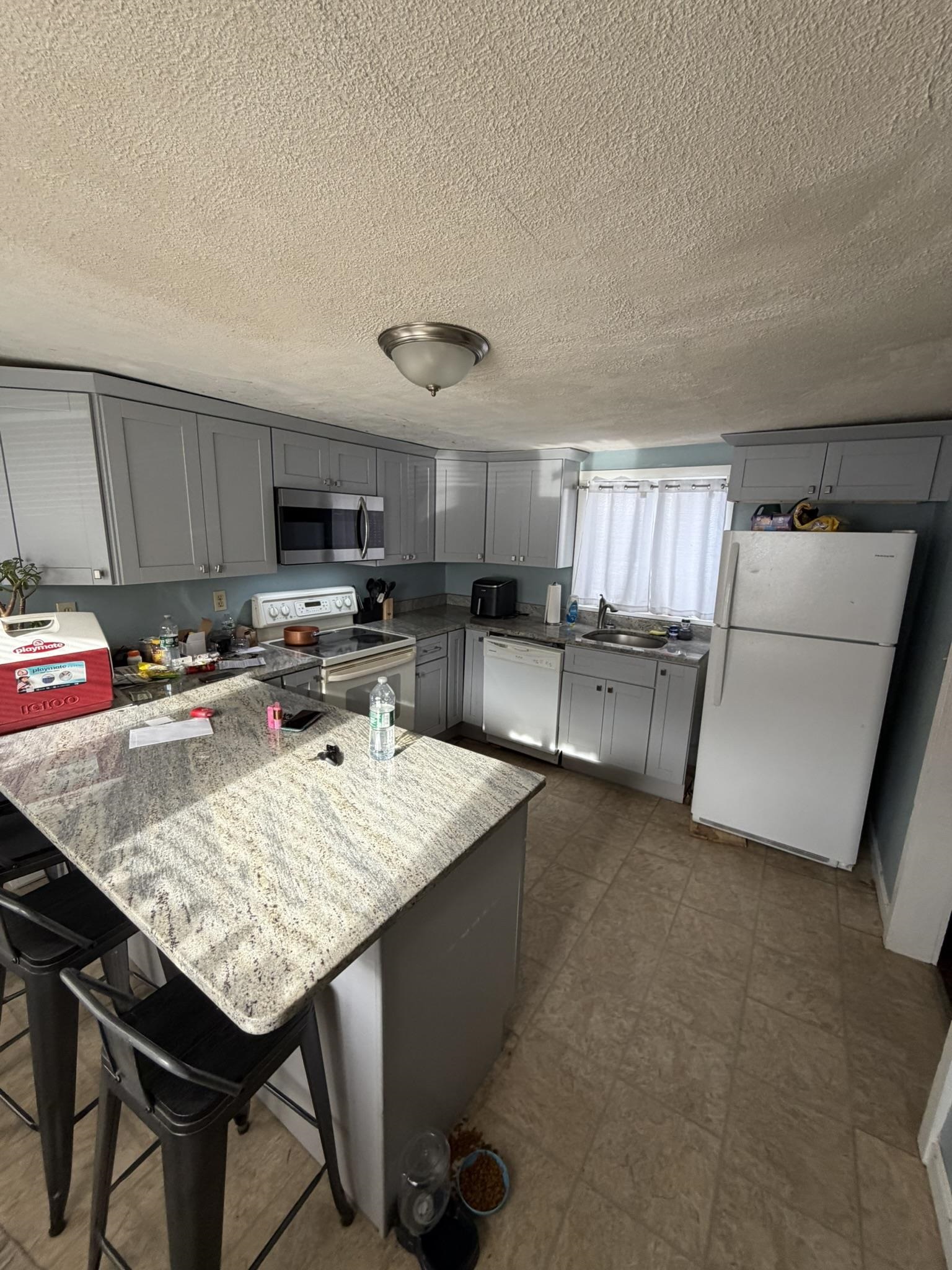 18-20 Elm Street Derry, NH 03038 - Photo 7 of 41