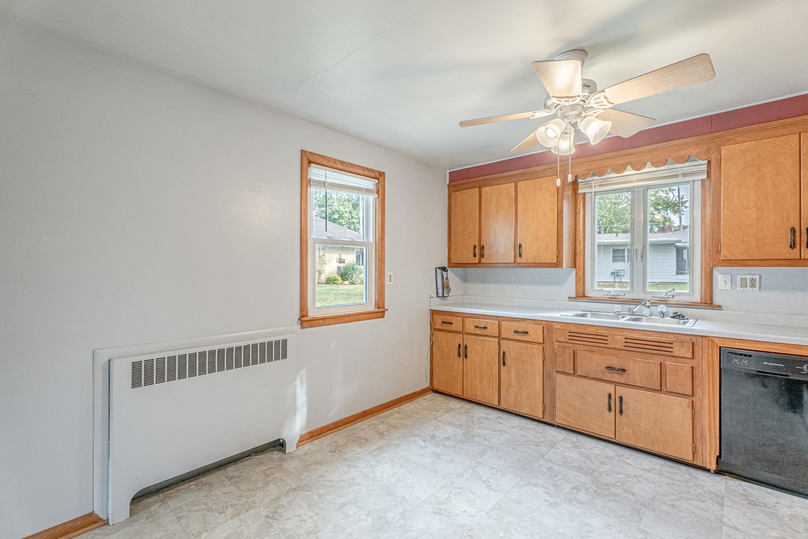 1708 Country Monroe, WI 53566 - Photo 15 of 64