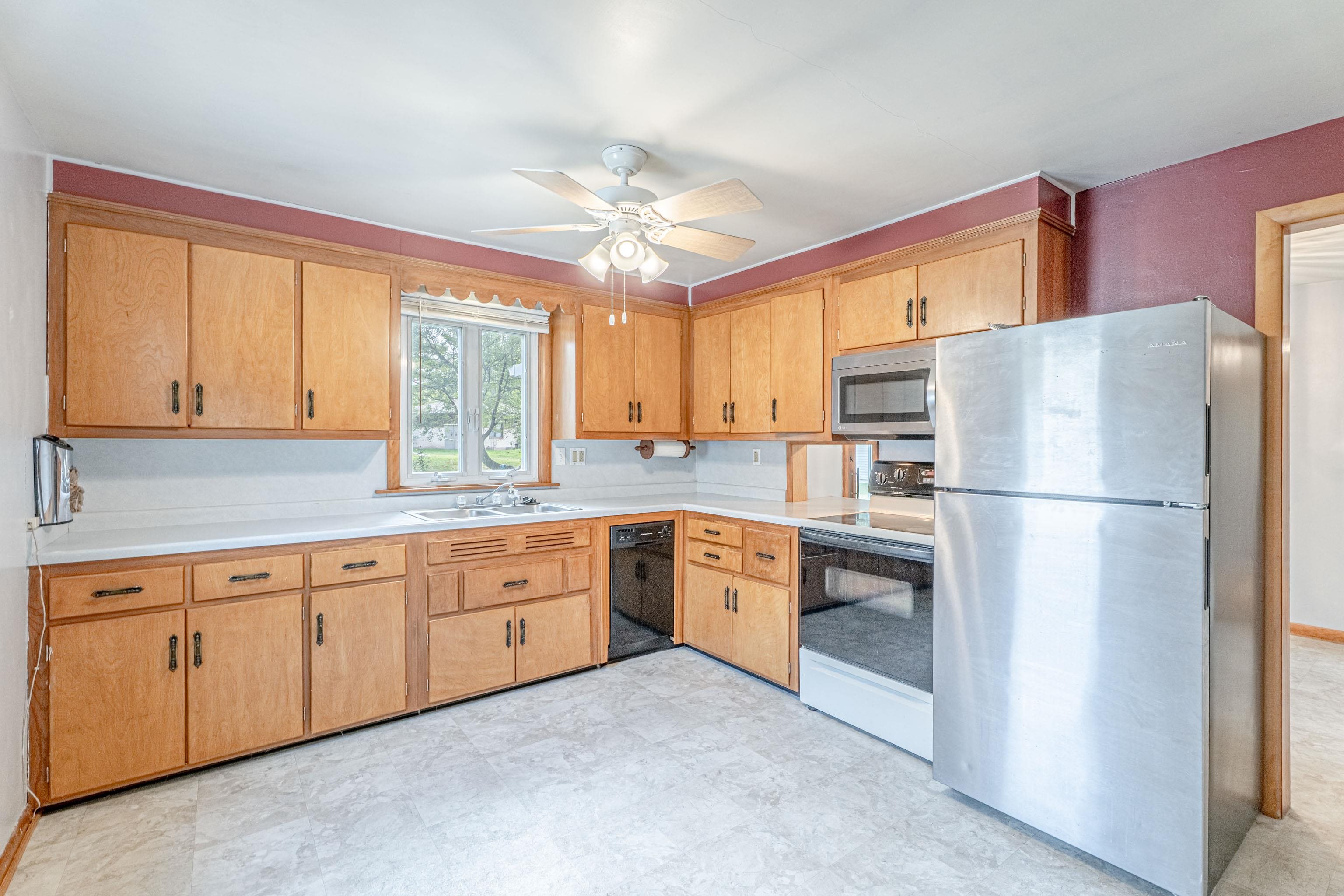 1708 Country Monroe, WI 53566 - Photo 16 of 64