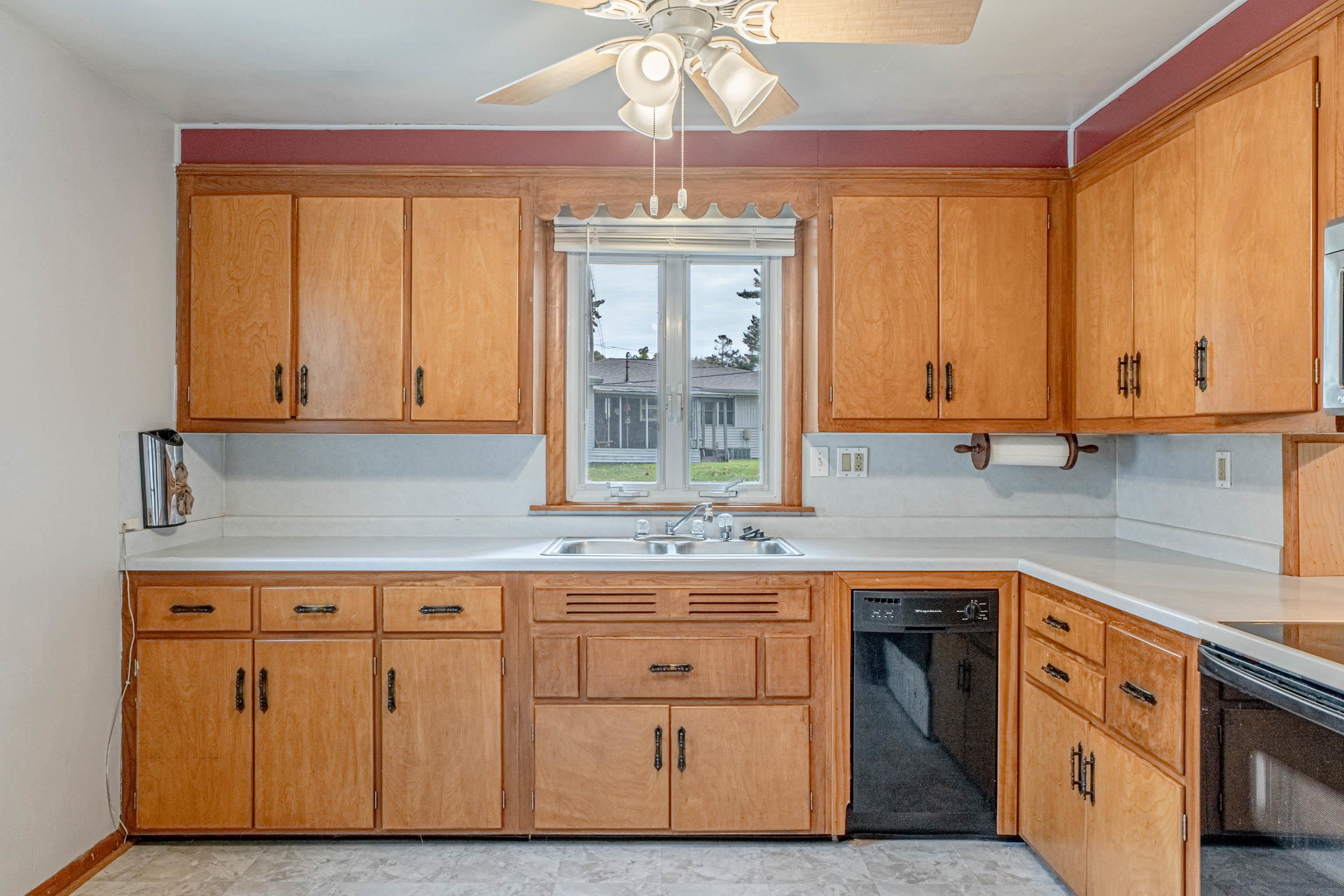 1708 Country Monroe, WI 53566 - Photo 22 of 64