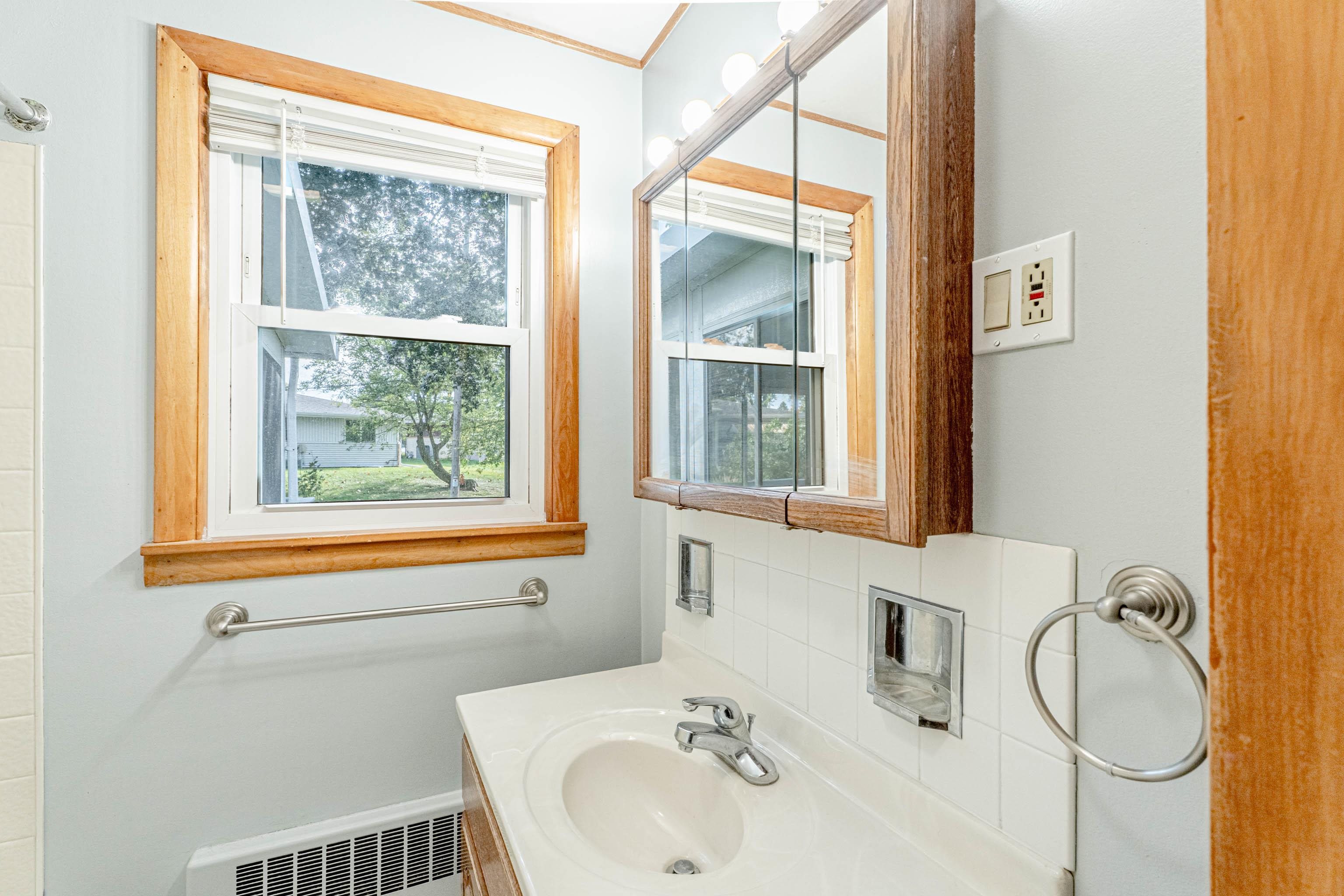 1708 Country Monroe, WI 53566 - Photo 29 of 64