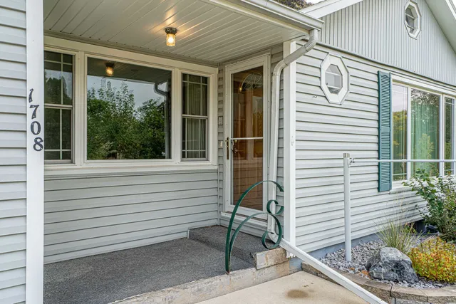 $229,900 | 1708 Country, Monroe, WI 53566