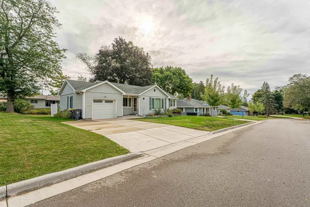 $229,900 | 1708 Country, Monroe, WI 53566