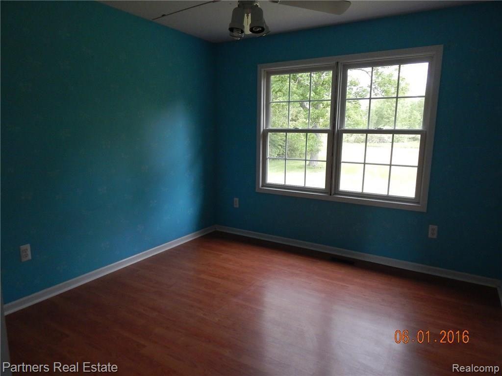 6627 Layton Road Fowlerville, MI 48836 - Photo 13 of 16 DSCN1469.JPG