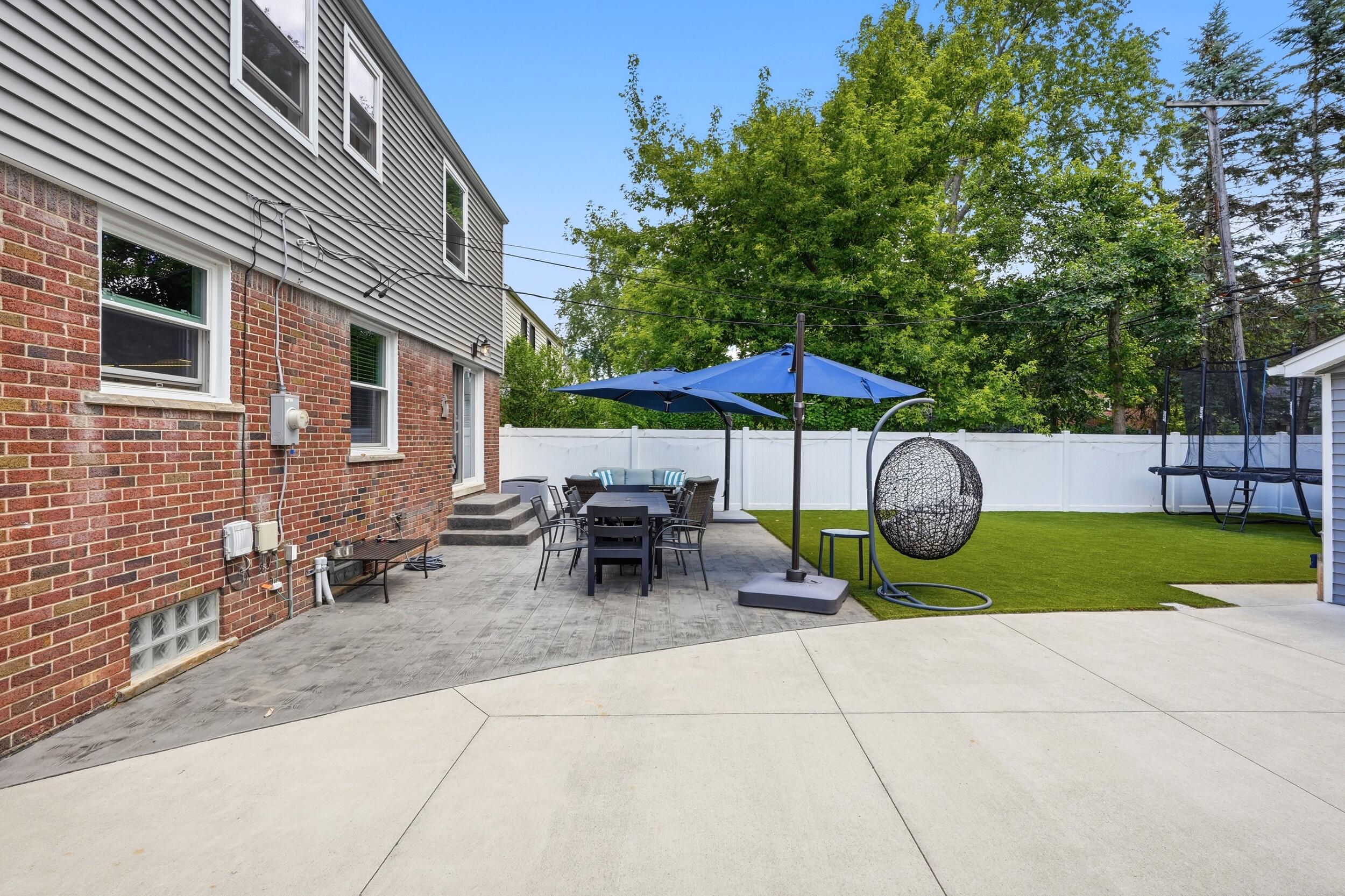 1921 Earlmont Road Berkley, MI 48072 - Photo 32 of 42 Stamped Conc Patio