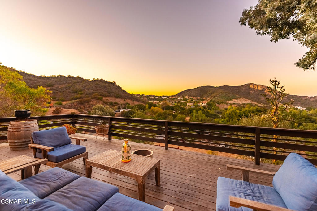 356 East Carlisle Road Thousand Oaks, CA 91361 - Photo 4 of 74