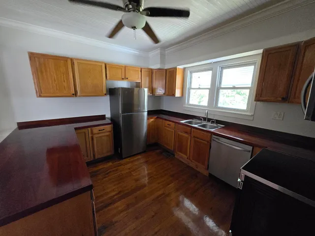 $2,250 | 829 West 1st N Street, Summerville, SC 29483