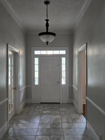 $2,250 | 829 West 1st N Street, Summerville, SC 29483