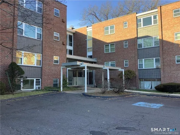 $1,500 | 53 Wolcott Hill Road, Unit B17, Wethersfield, CT 06109