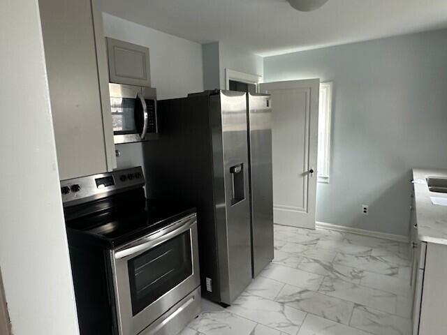 34 36th Street Southwest Grand Rapids, MI 49548 - Photo 4 of 9 IMG_7646