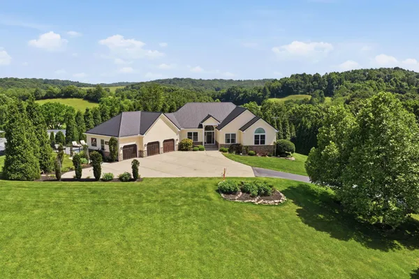 $800,000 | 13912 Nickel Plate Road, Logan, OH 43138