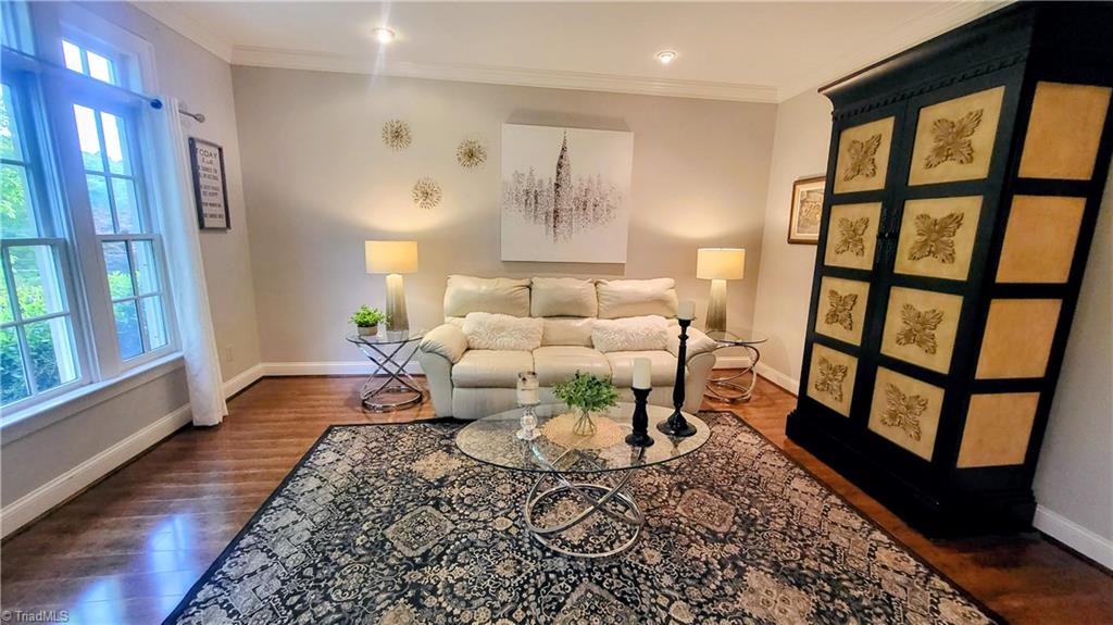 7035 Skylark Road Pfafftown, NC 27040 - Photo 10 of 47 Elegant Living Room with Atrium Windows & Abundant Natural Light!