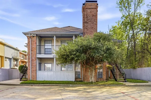 $1,300 | 8510 Park Lane, Unit 203, Dallas, TX 75231