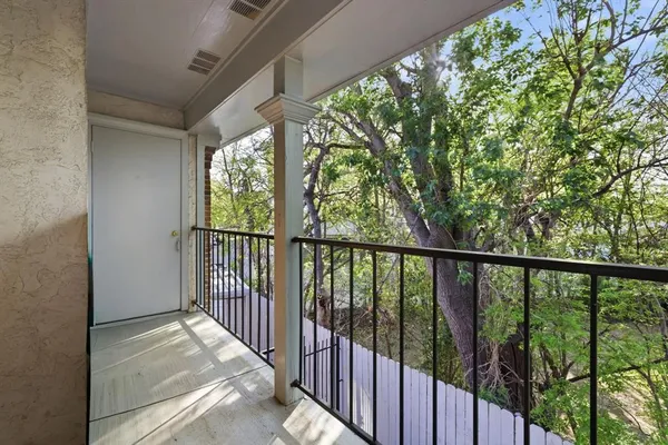 $1,300 | 8510 Park Lane, Unit 203, Dallas, TX 75231