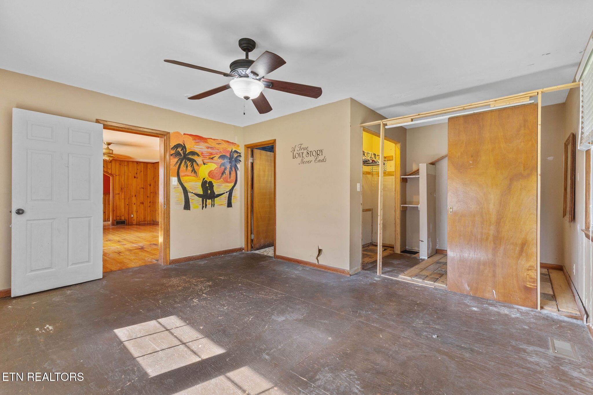 302 Hickory Street Clinton, TN 37716 - Photo 28 of 38 a view of livingroom with window