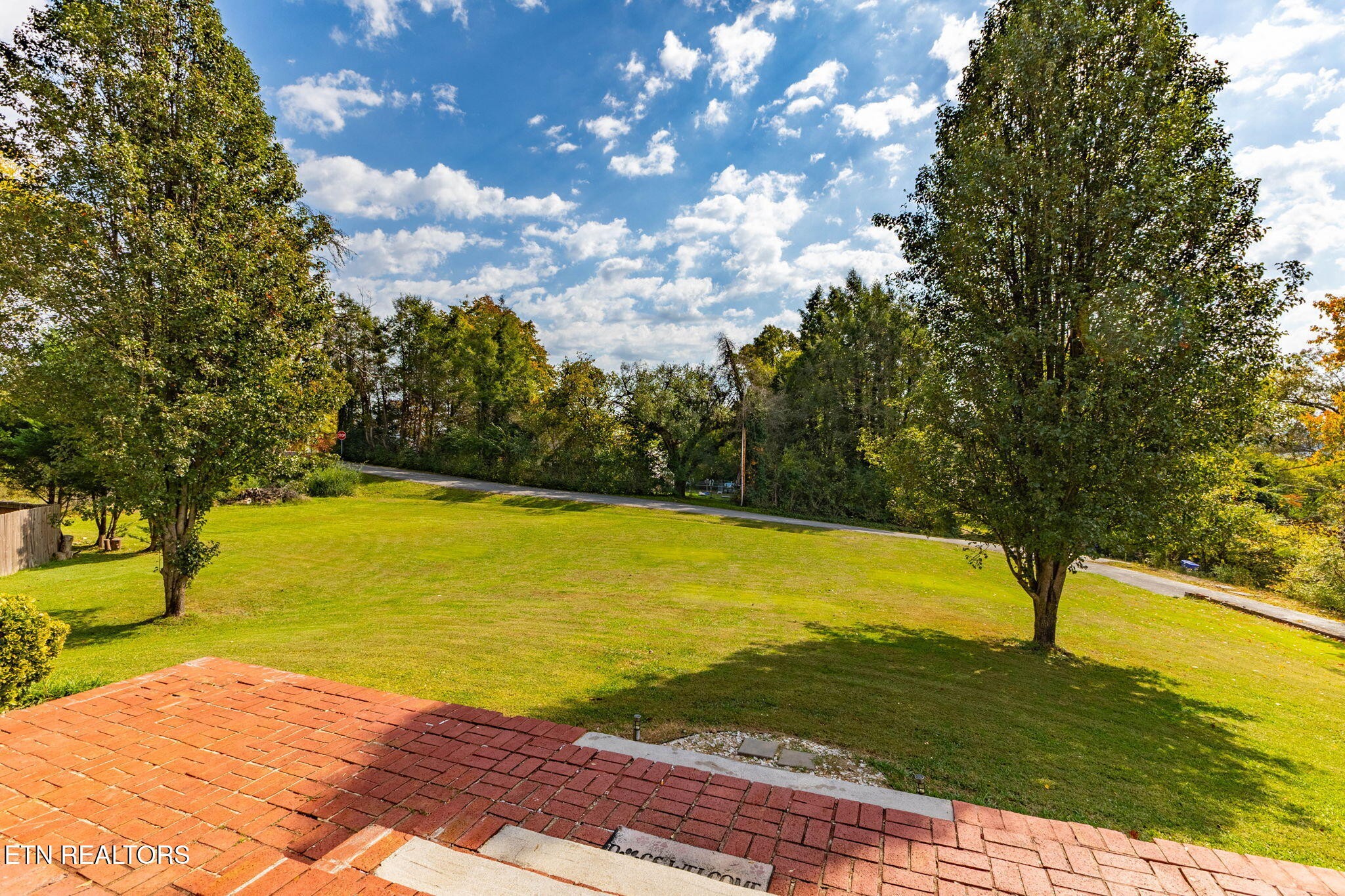 302 Hickory Street Clinton, TN 37716 - Photo 7 of 38 a view of an ocean