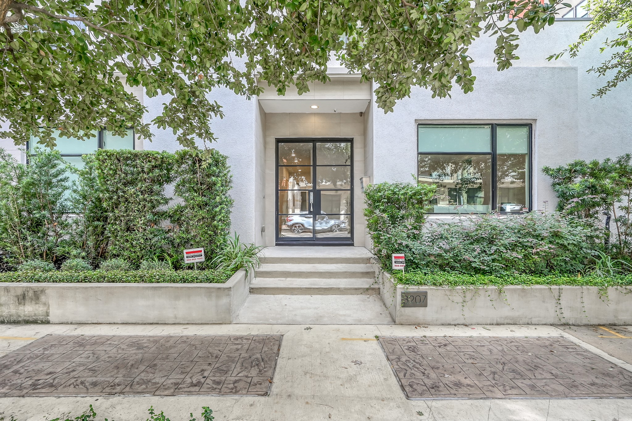 3207 Revere Street Houston, TX 77098 - Photo 2 of 50 front view of a house