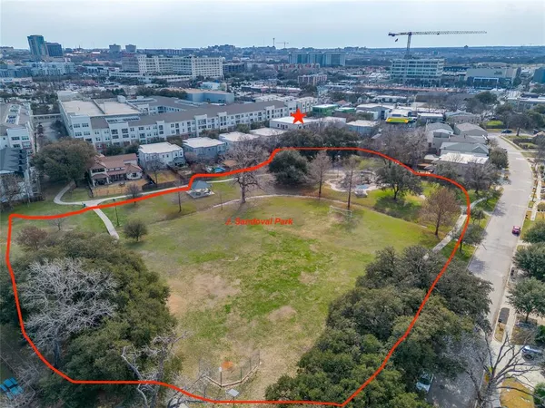 $1,575 | 408 Foch Street, Unit 300, Fort Worth, TX 76107