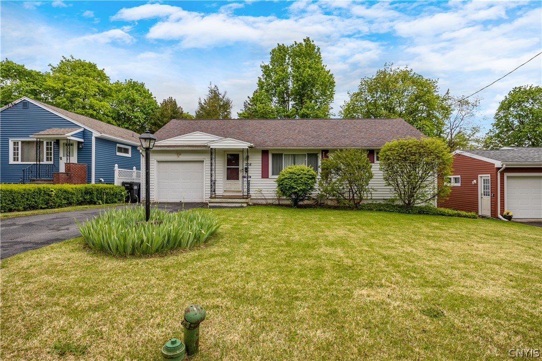 208 Harding Place Syracuse, NY 13205 - Photo 1 of 30