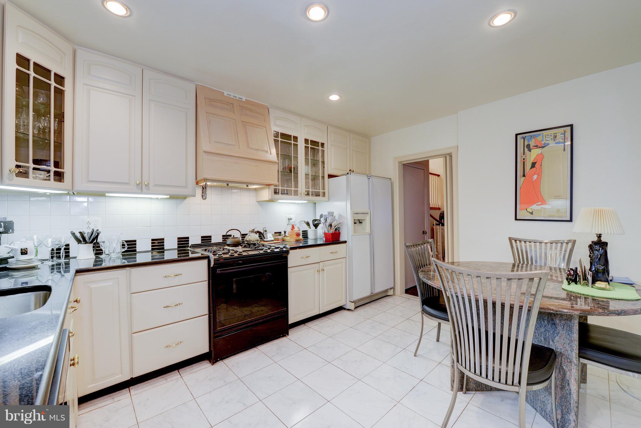 160 Whitemarsh Road Ardmore, PA 19003 - Photo 12 of 30 in cabinet and under cabinet lighting