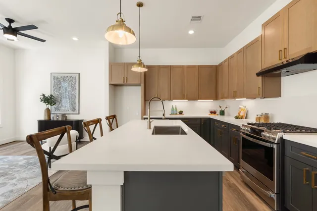 $675,000 | 1138 West 16th Street, Houston, TX 77008