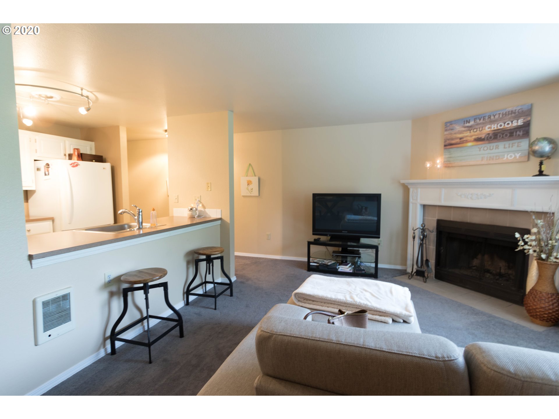 17516 Northwest Springville Road, Unit B17 Portland, OR 97229 - Photo 14 of 17 Gallery Image 14
