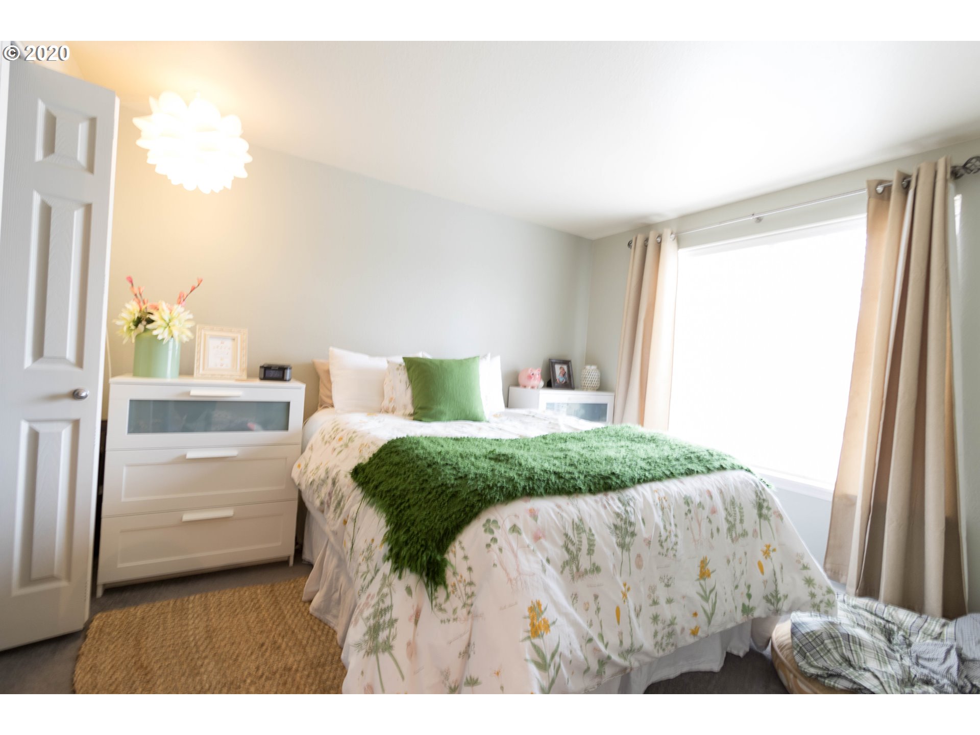 17516 Northwest Springville Road, Unit B17 Portland, OR 97229 - Photo 4 of 17 Gallery Image 4