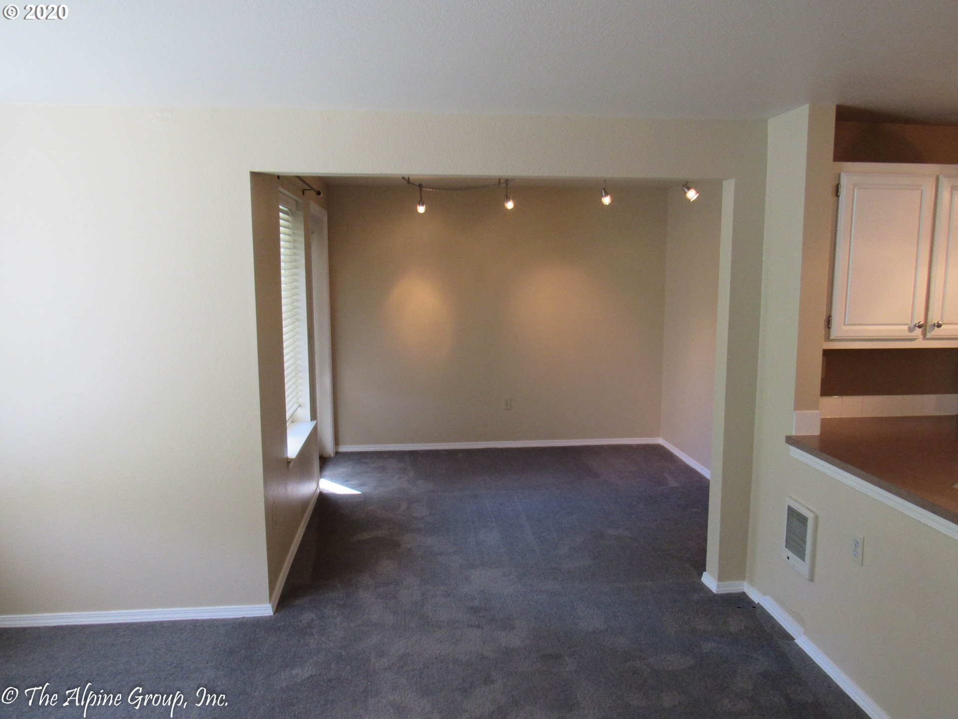 17516 Northwest Springville Road, Unit B17 Portland, OR 97229 - Photo 6 of 17 Gallery Image 6