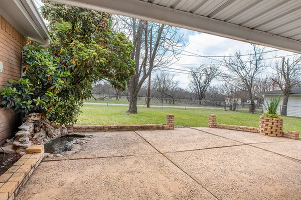 $279,900 | 1013 West 12th Street, Brady, TX 76825