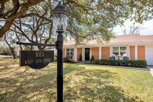 $279,900 | 1013 West 12th Street, Brady, TX 76825